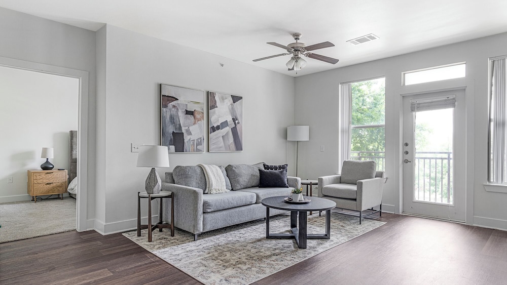 Landing Apartments - North Dallas