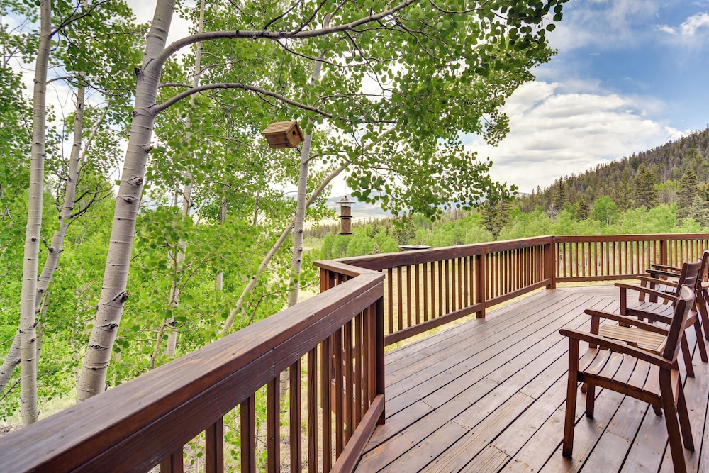 Private 5 Acres w/ Mtn Views: Park County Cabin!