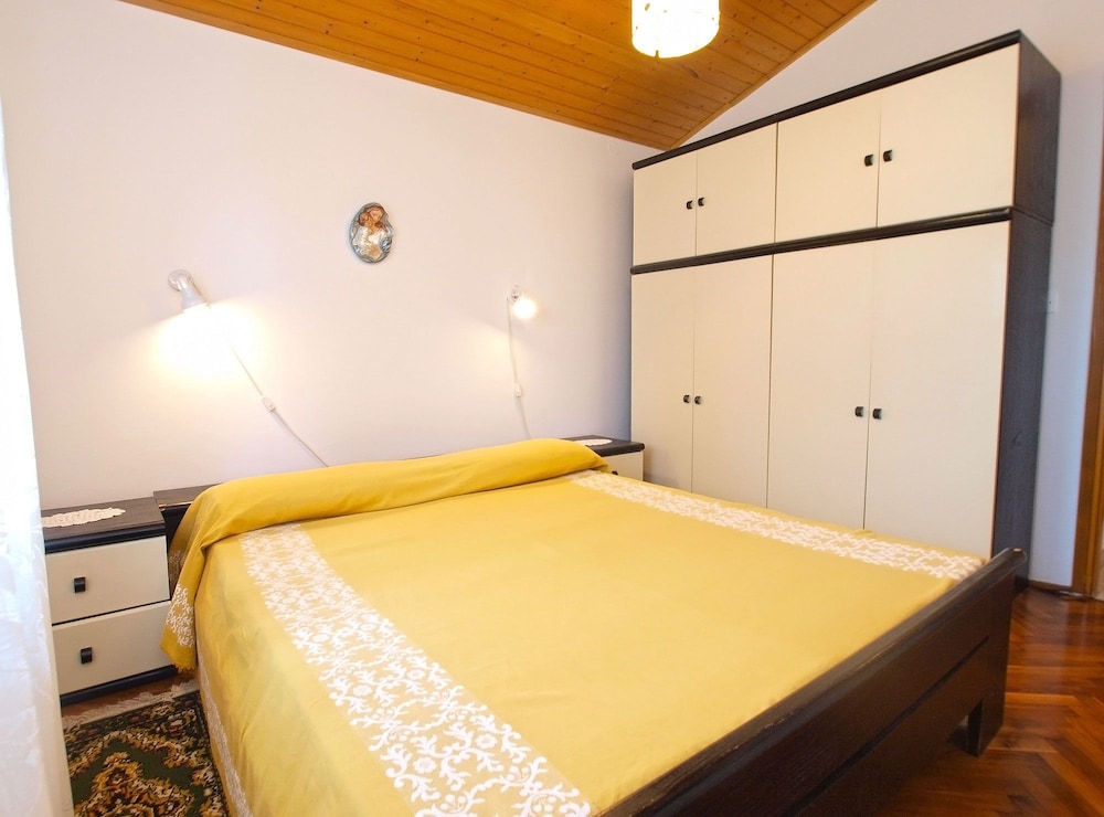 Apartment 728 view 3