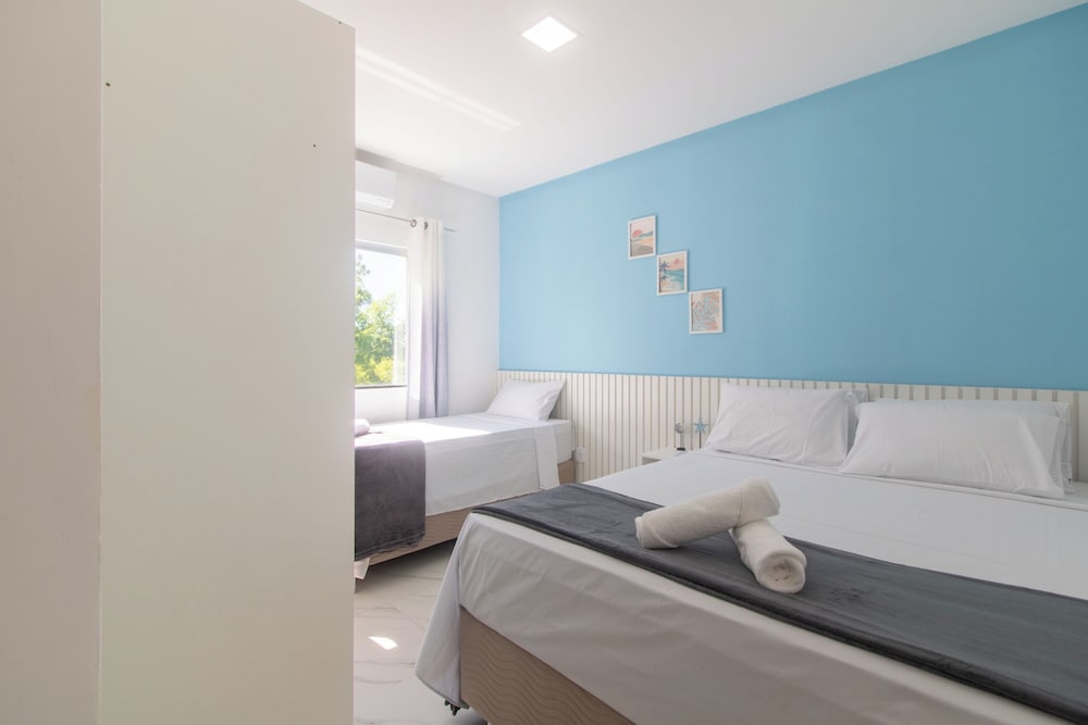 Stay With Pool Just Minutes From the Beach - CCR