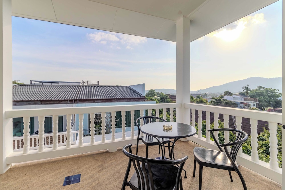 Prime Location Pool View BBQ V274
