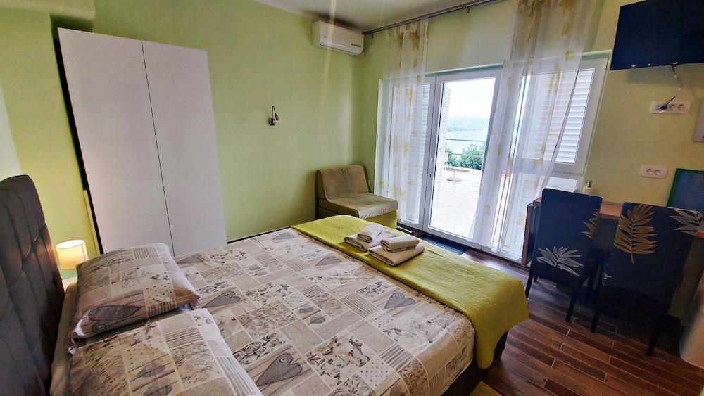 Rooms Vila Irma view 5
