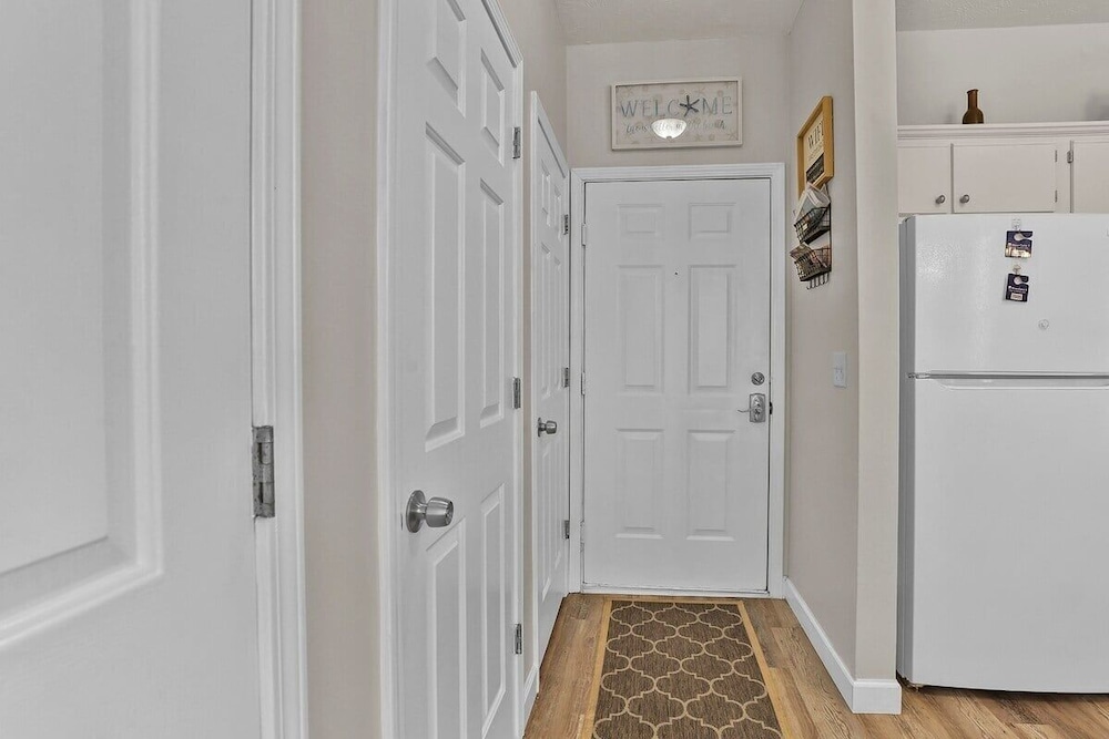 River Oaks 57b 2 Bedroom Condo