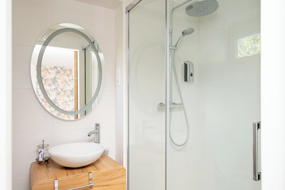 L'Escapade Nature et Gourmande, Chambres d'Hote avec Piscine