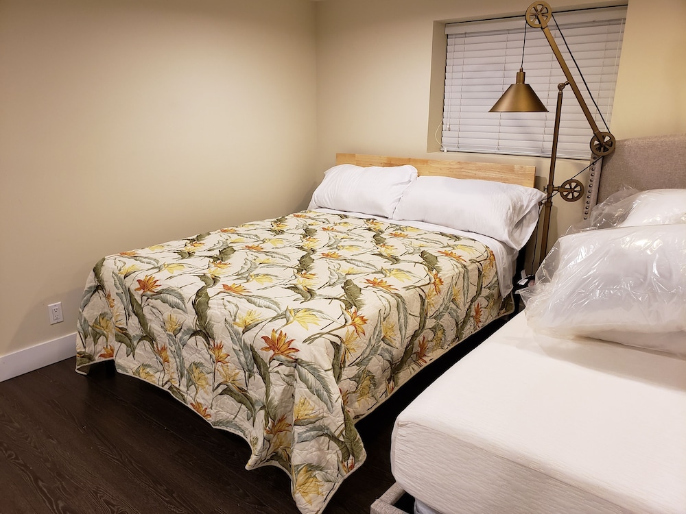 LUXE Retreat at 8050 Kaymar Dr. - Image 5