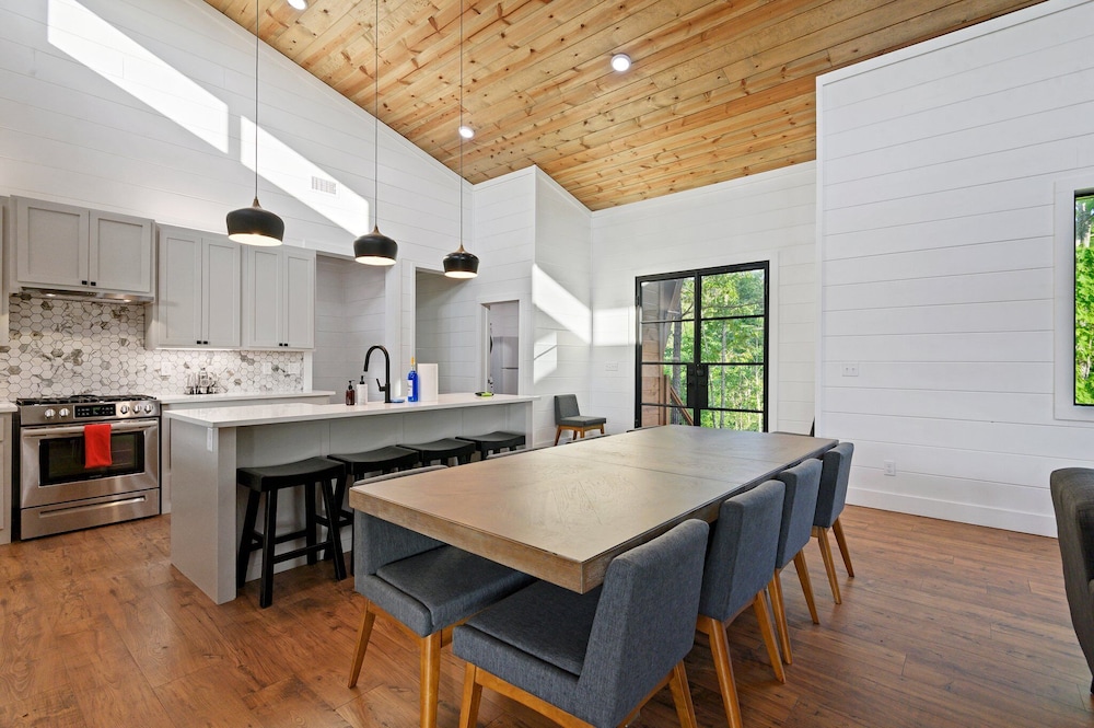 Luxury Retreat in Broken Bow
