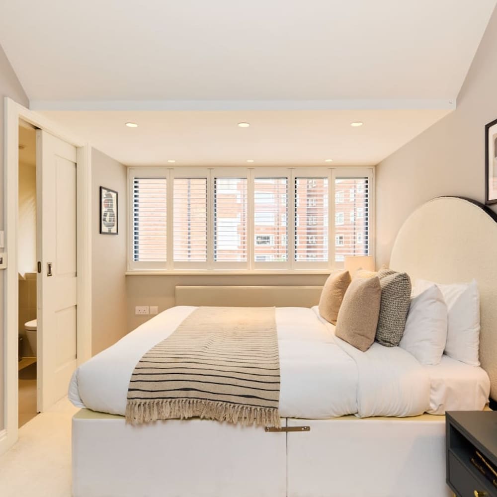 The Regent s Park Scenery - Spacious 3bdr House w Garden and Study Room