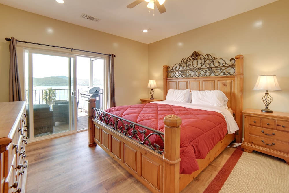 Clearlake Vacation Rental w/ Nearby Lake Access! view 5
