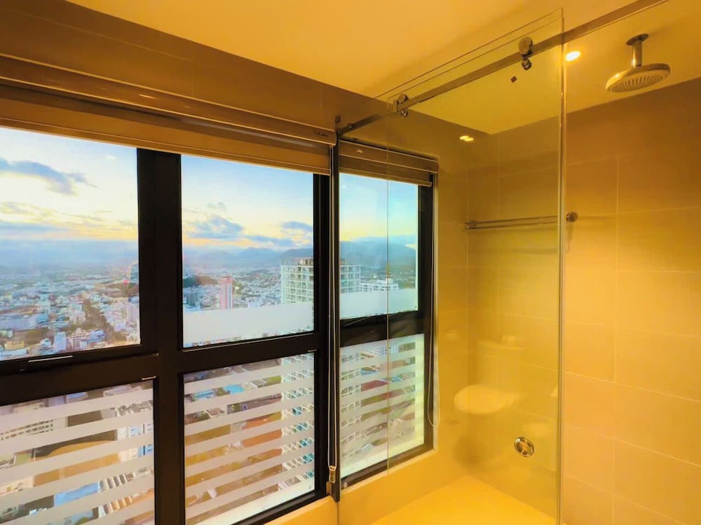 Gold Coast Balcony Serviced Apartment