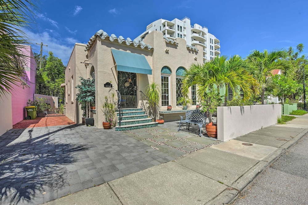 Sarasota Home in Historic District w/ Patio!