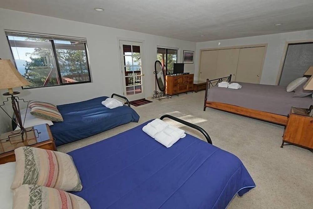 4192 Saddle Road 5 Bedroom Home by RedAwning