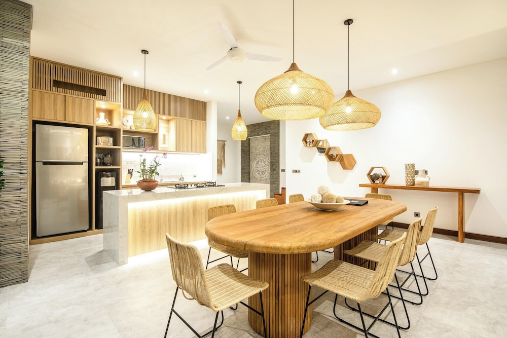 Brand New 4br Villa 400 to Finns Canggu