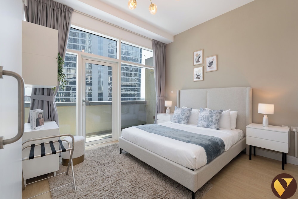Vogue Business Bay Walkable to Dubai Mal