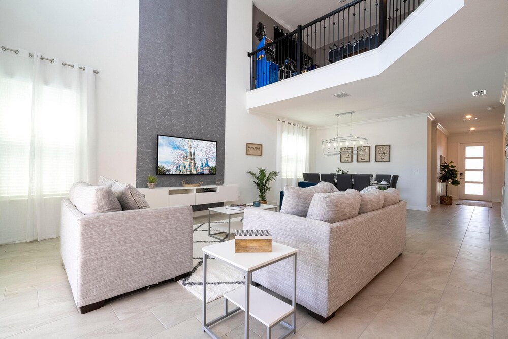 1153 KS -luxury Oasis 5BR 5BA Home Private Pool