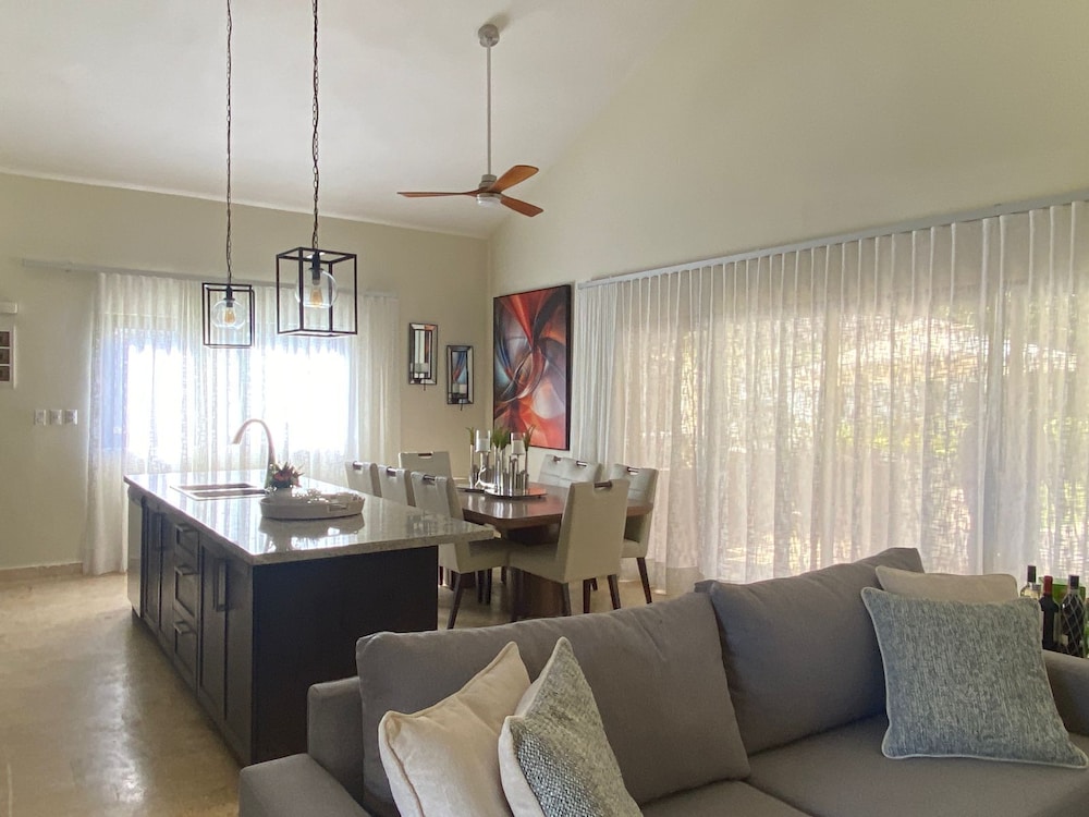 Luxury 5 Bedrooms Villa in Hispañola -sosua