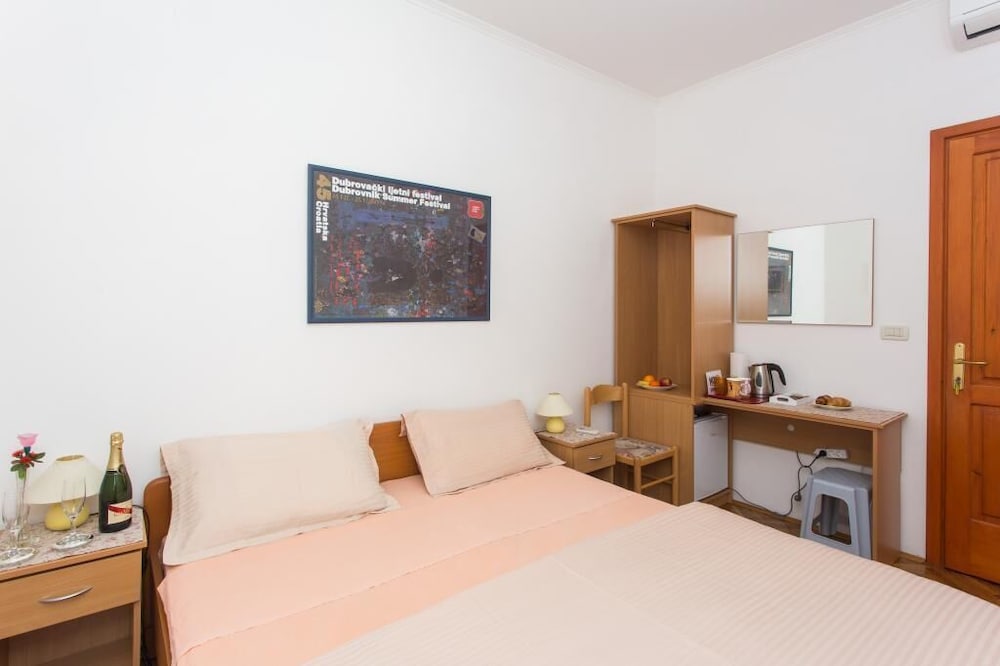 Rooms Lovrijenac