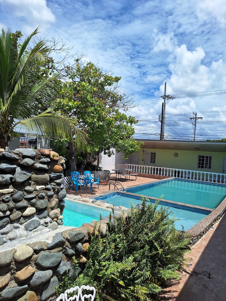 Travel Connection Hostal - Property Image 8