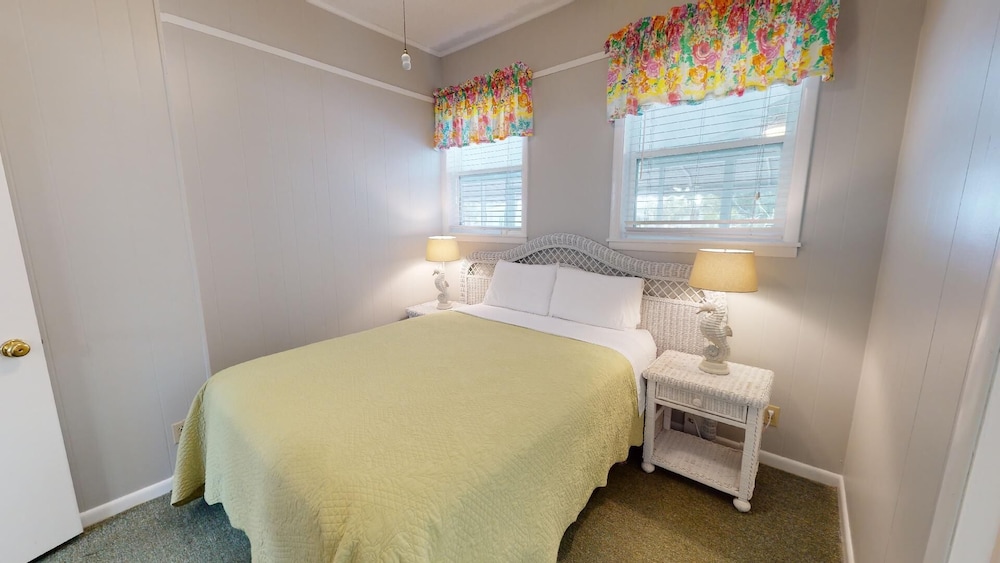 Beach Nugget by Tybee Vacation Rentals