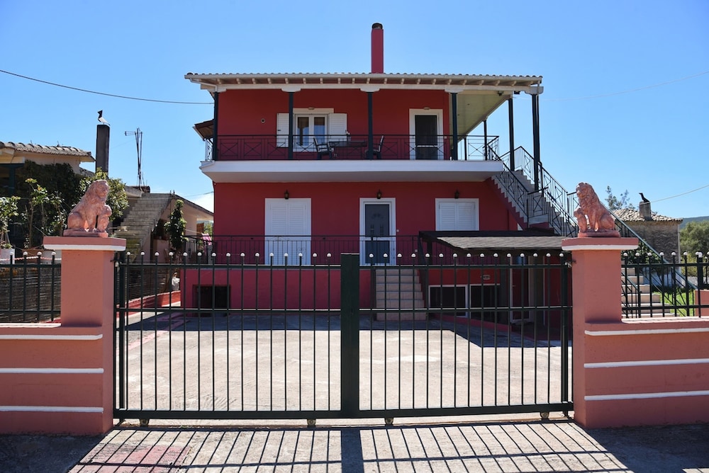 Nikolas House Beside the sea Next to Lefkada