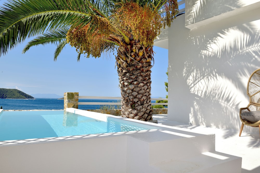 Natura Luxury Villas