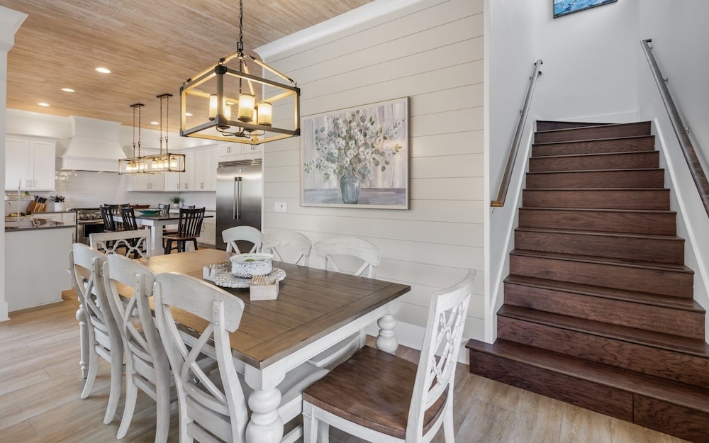 5BR Getaway w/ Private Pool, Golf Cart, 4 Bikes & 30A Convenience!