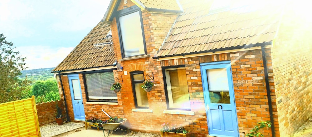 Glastonbury Vacations - The Horse Stables - Property Image 1