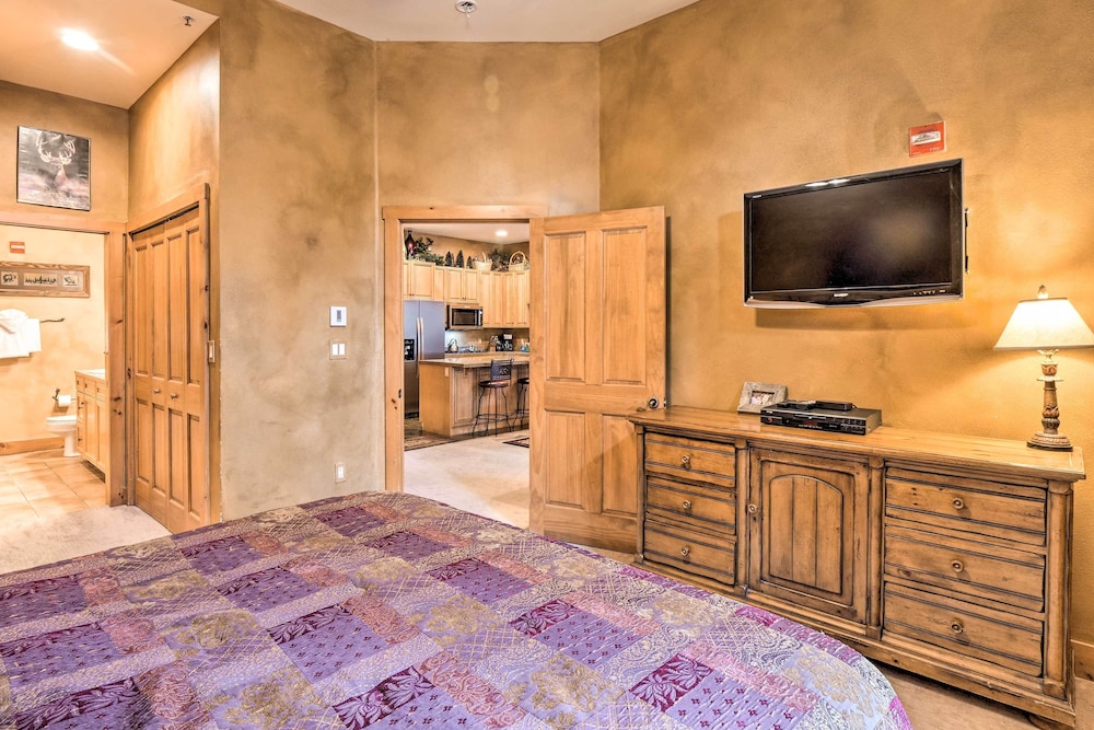 Ski-out Keystone Resort Condo w/ Private Balcony