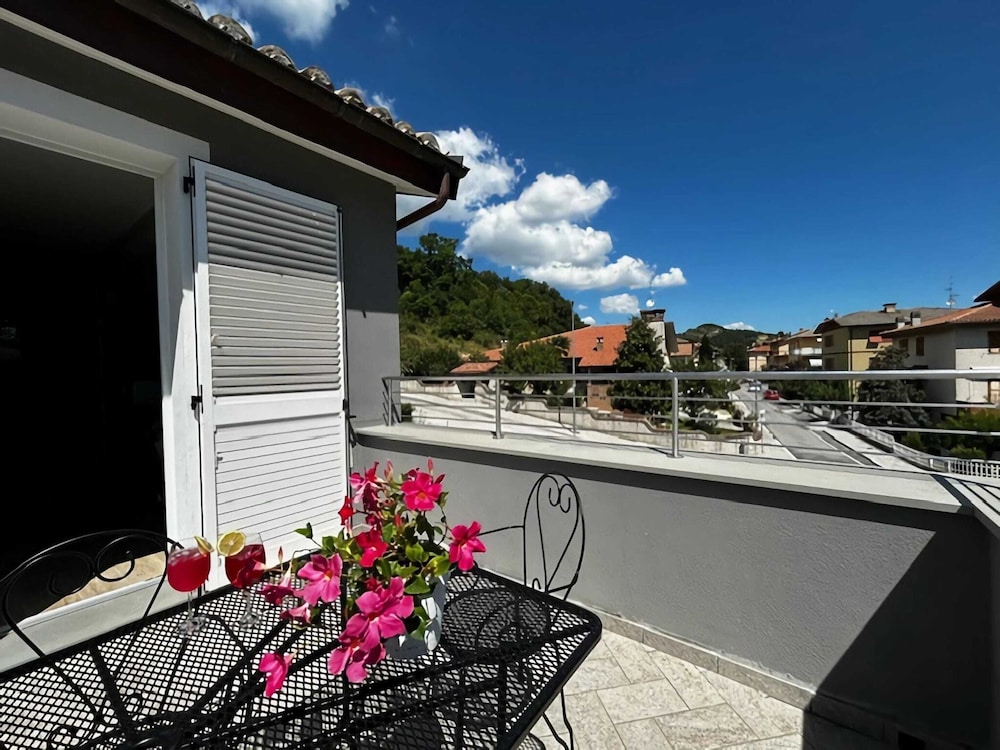 Apartment in Esanatoglia Near Apennines Trails