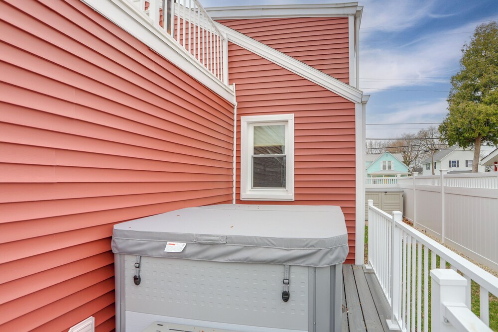 1 Block to Beach: Home w/ Hot Tub in Port Clinton!