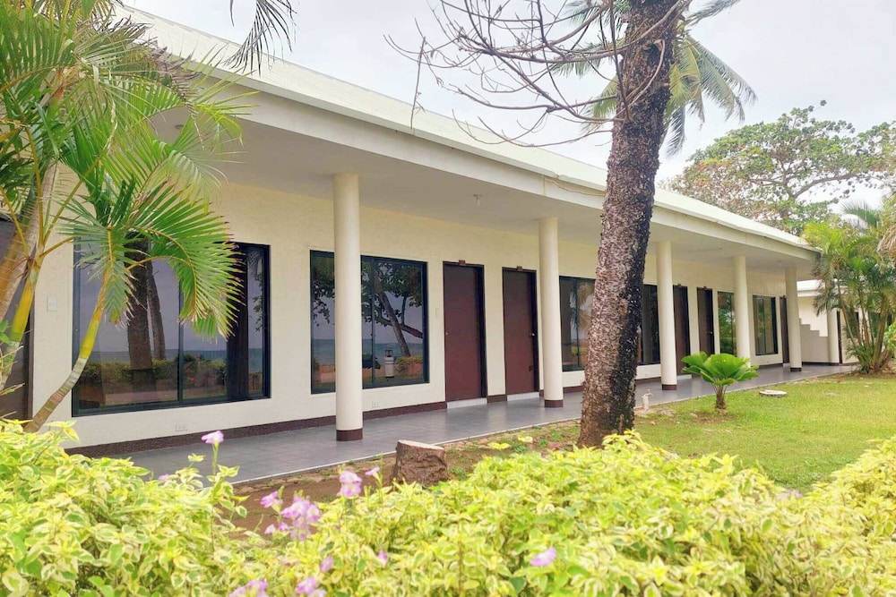 Estaca Bay Gardens Conference Resort powered by Cocotel