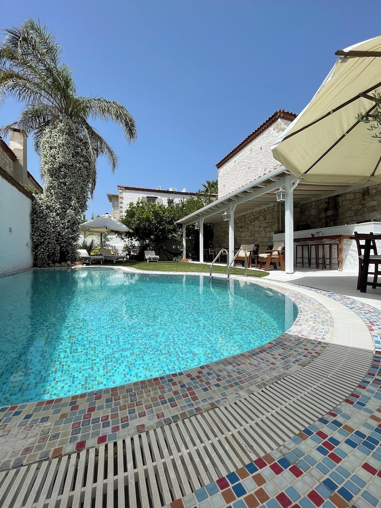 Mina Otel by Adda Alaçatı