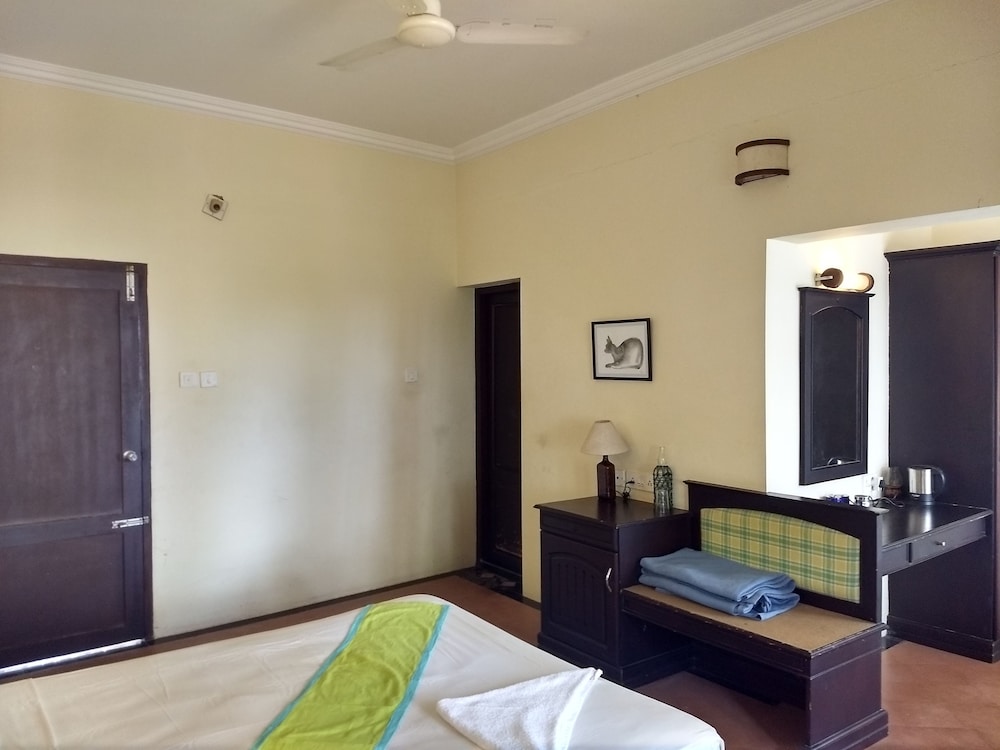 Blooming Bay - Clifftop Beach Resort