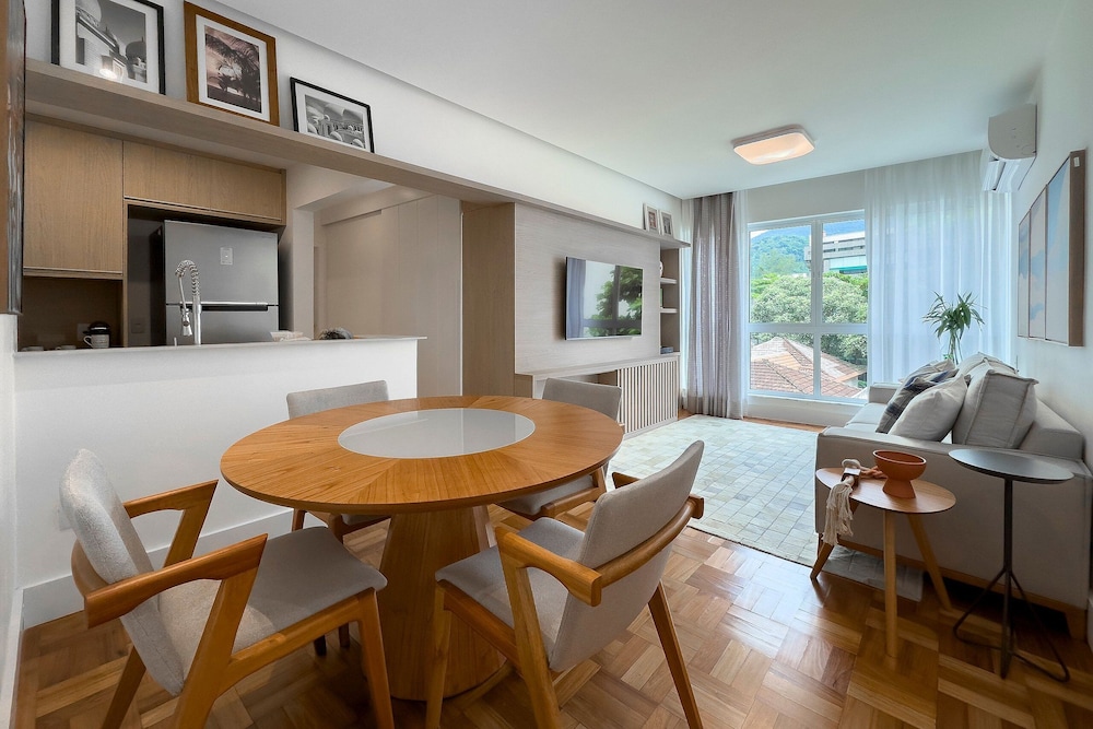 Leblon | 2 quartos, 5 min da Praia – por Casapē Rio