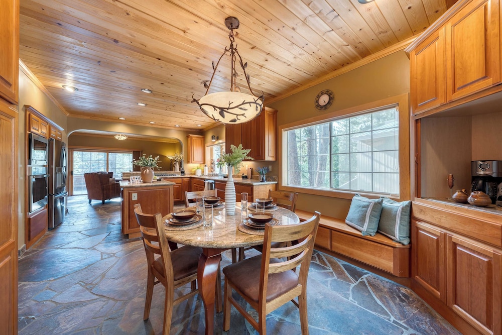 Northstar Haven Cozy-chic Retreat Near Lake Tahoe & Downtown Truckee