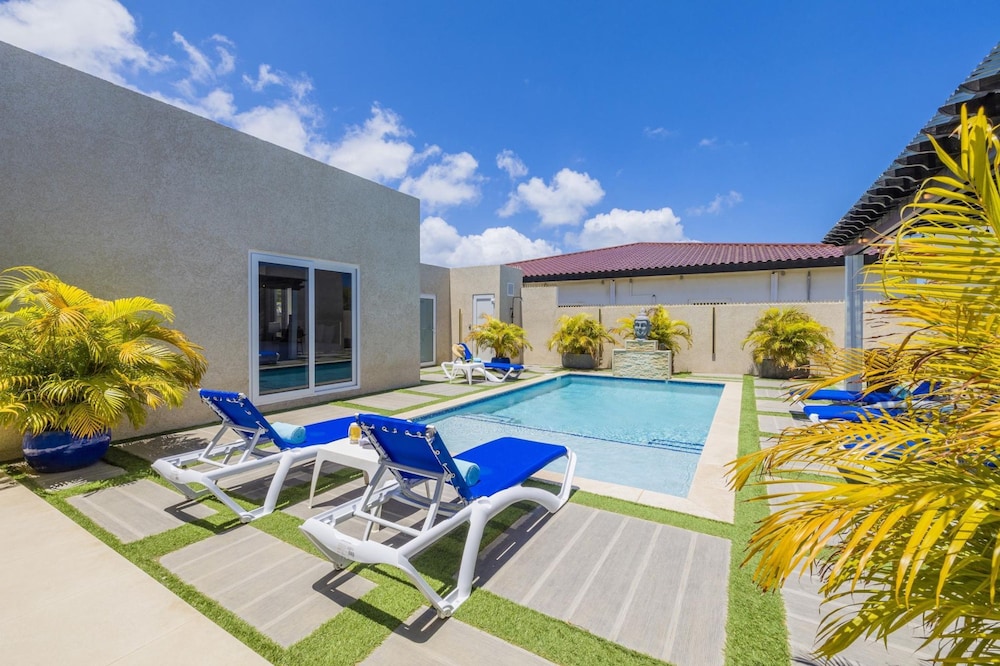 NEW 5br5ba w Private Pool Puttputt Close2beach