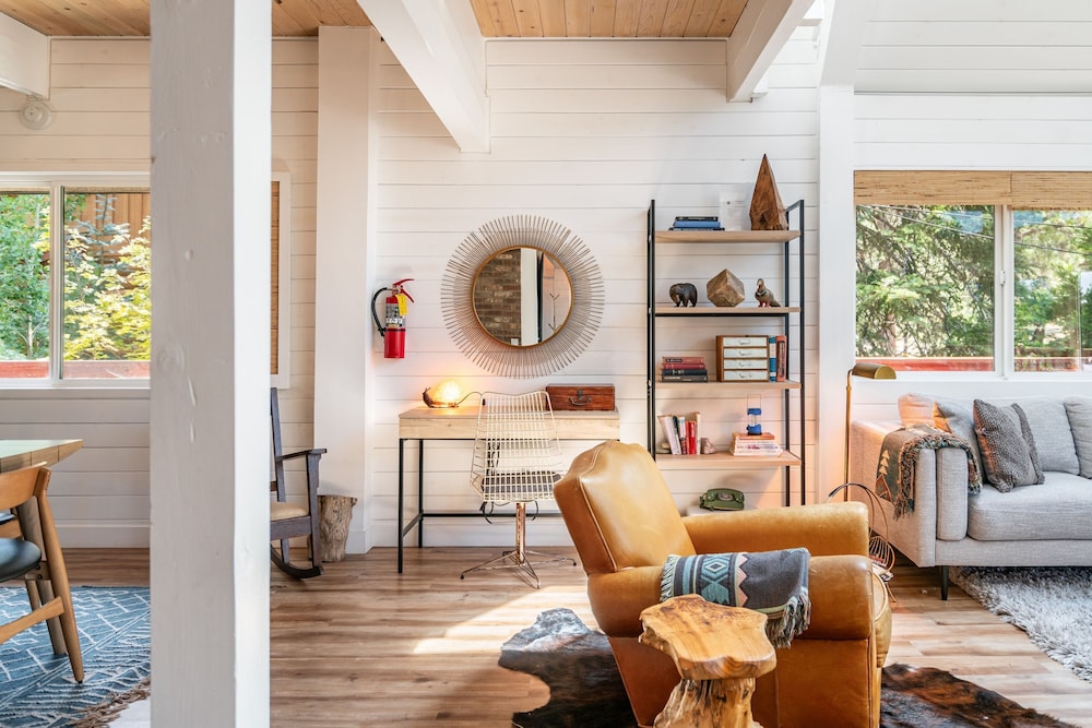 Oak and Luna by Avantstay Beautiful Big Bear Home w Hot Tub Home Theatre Ping Pong