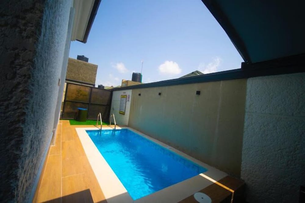 Chexfield Suites and Apartments