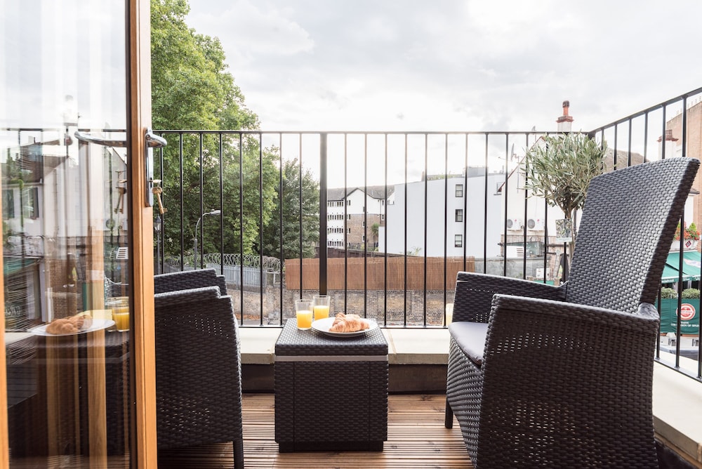 balcony