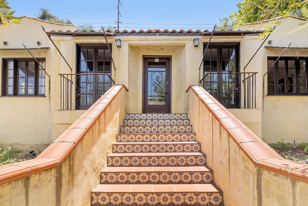 Fredonia by Avantstay Great Views of Studio City