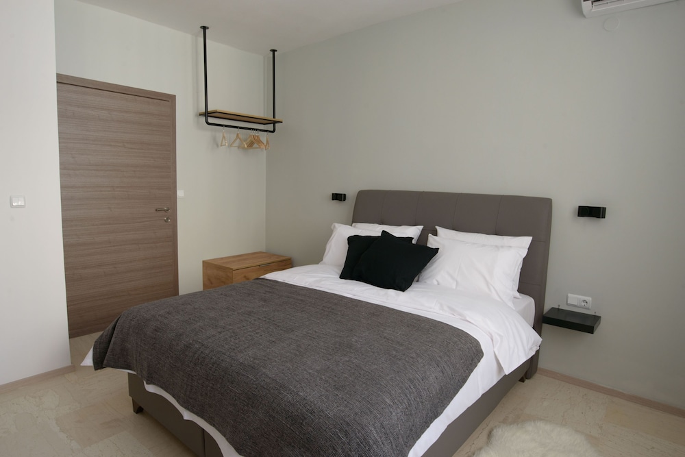halu! Modern City Center Apartment view 4