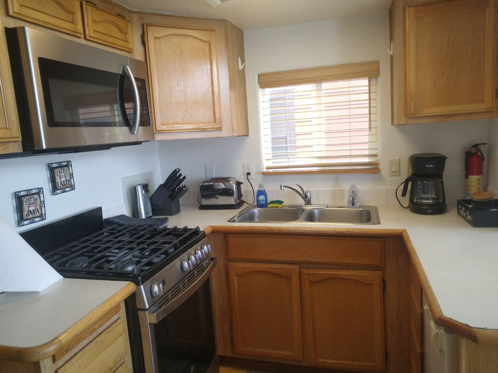 Ocean Front Cabin 11 w Jacuzzi Superb Views