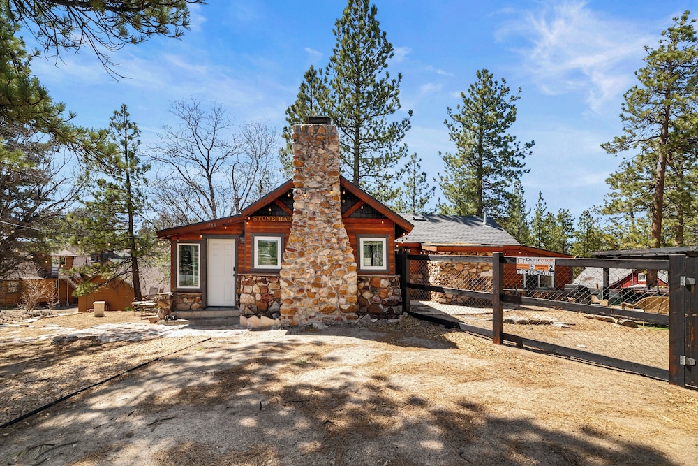 StoneHauz Cabin built in 1926
