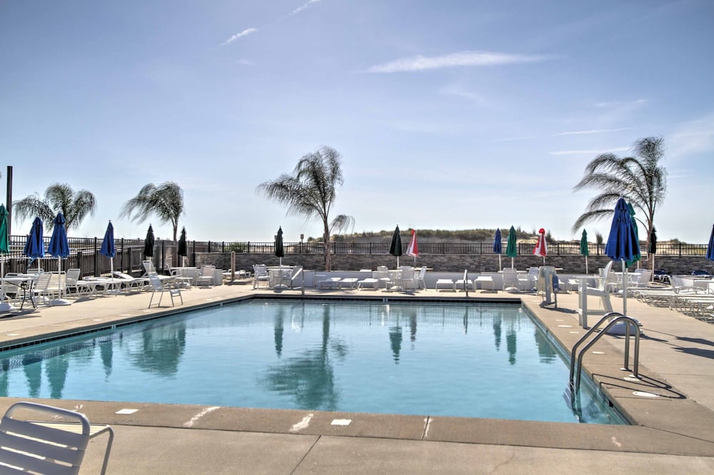 Pool Access + Fire Pit: Ocean Pines Retreat!