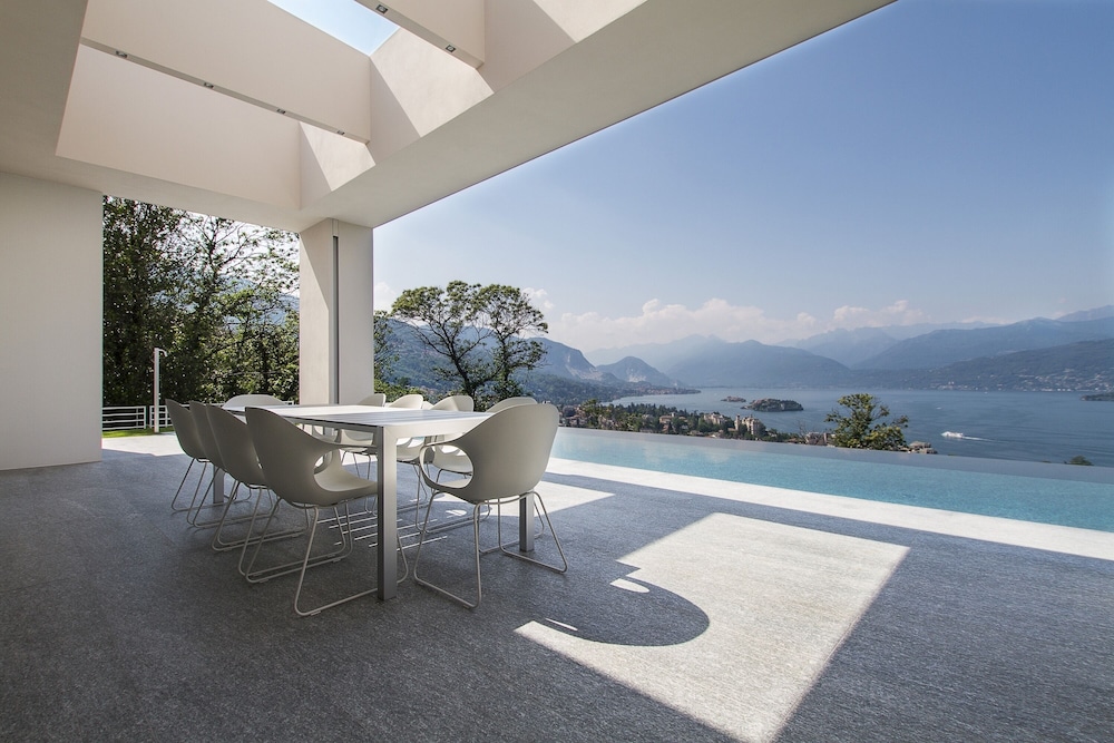 Modern Oasis Overlooking Lake Maggiore