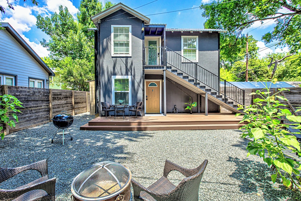 Garden Home Walkable to East Austin Eateries