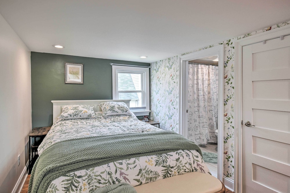 Charming Cape Charles Vacation Rental Home! view 3