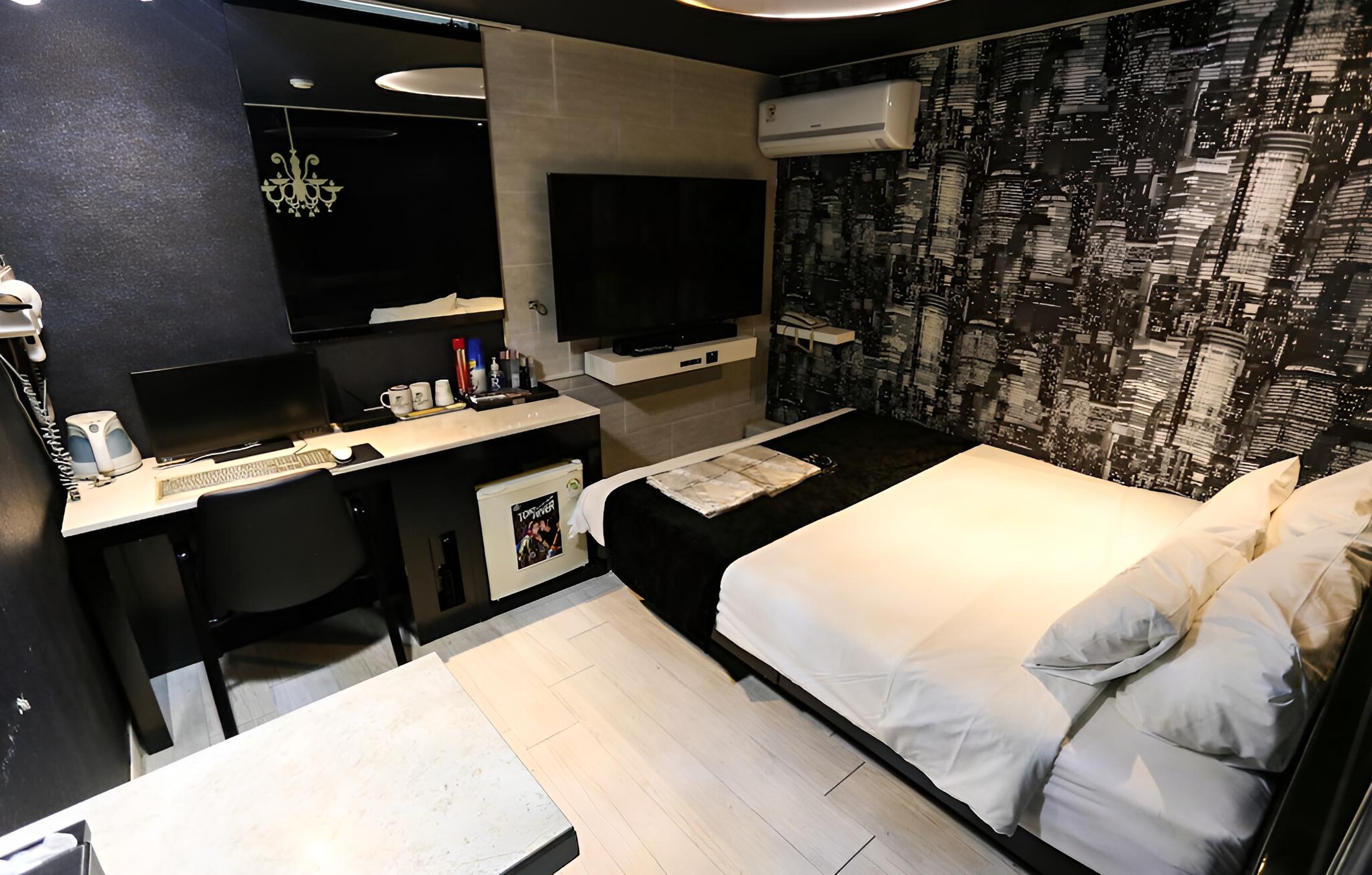 Photo 6