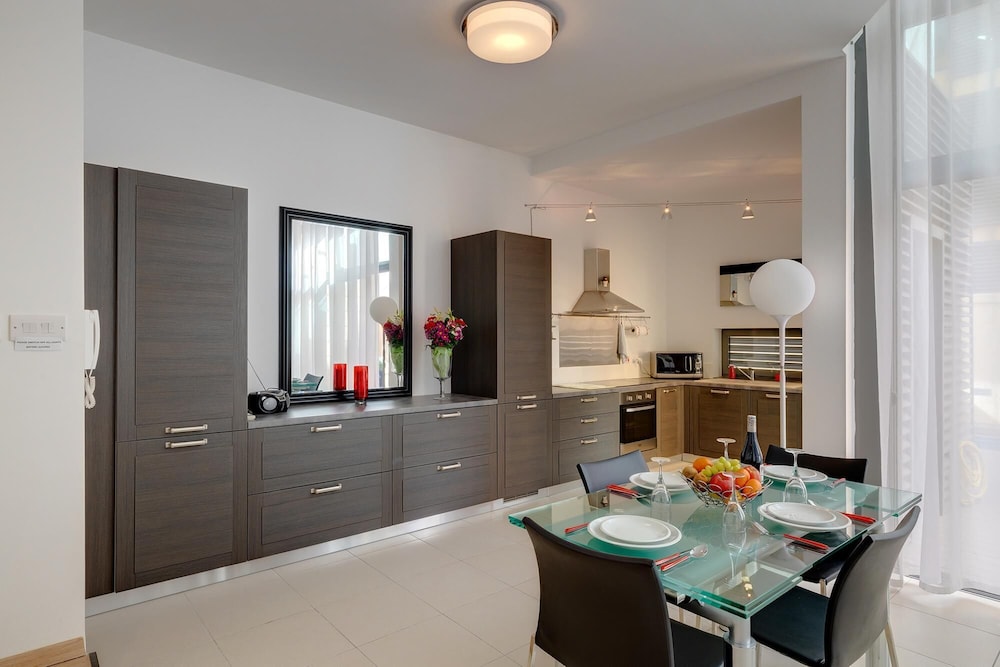 Duplex Luxury Apartment in Portomaso With Pool photo 5