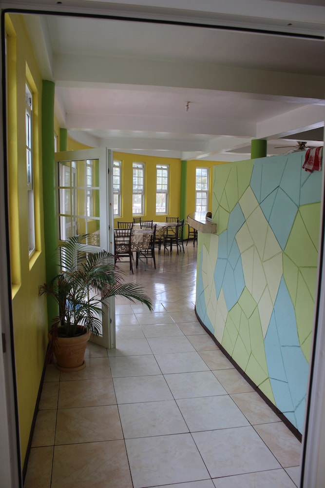 Sea Breeze Inn