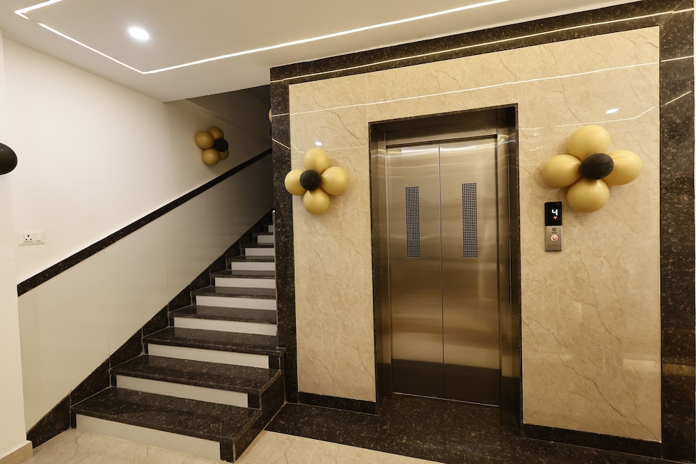 Hotel Raj Residency